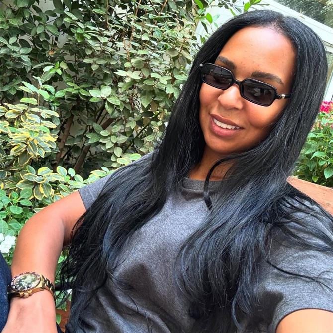 Θεοδώρα Ρασέλ: "Όταν γέννησα είπα στον γιατρό "κάποιο λάθος έχετε κάνει, αυτό δεν είναι δικό μου, είναι κάτασπρο"
