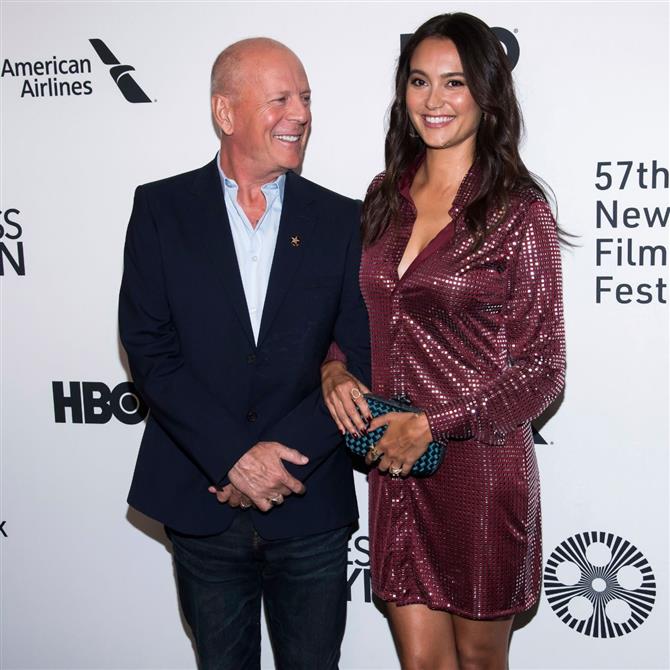 Έμα Χέμινγκ: Ο τρόπος που επικοινωνεί με τον Μπρους Γουίλις - "Δεν μπορώ να ρωτήσω πώς αισθάνεται ή τι συμβαίνει"