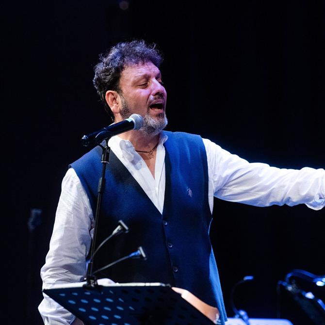 Στάθης Αγγελόπουλος: Ποινική δίωξη για ενδοοικογενειακή σωματική βλάβη στον τραγουδιστή