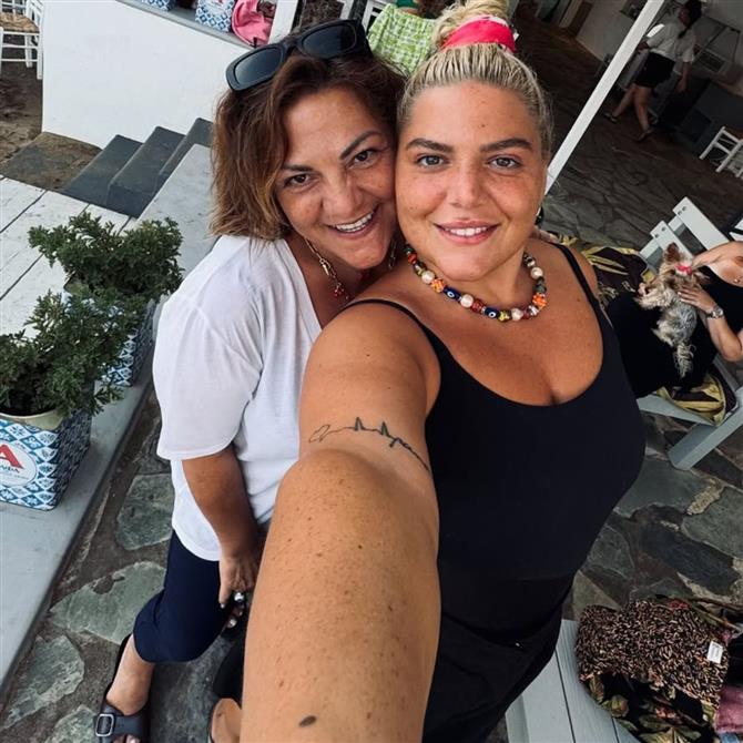 Δανάη Μπάρκα: Το τρυφερό μήνυμα για τα γενέθλια της Βίκυς Σταυροπούλου - "Σ’ ευχαριστώ που είσαι εσύ"