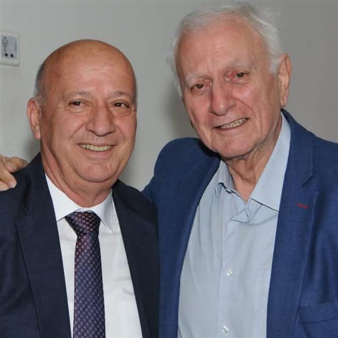 Θανάσης Κατερινόπουλος: Συγκινεί το "αντίο" του στον Κώστα Χαρδαβέλλα - "Δεν προλάβαμε εκείνο το τραπέζι που όλο αναβάλαμε"
