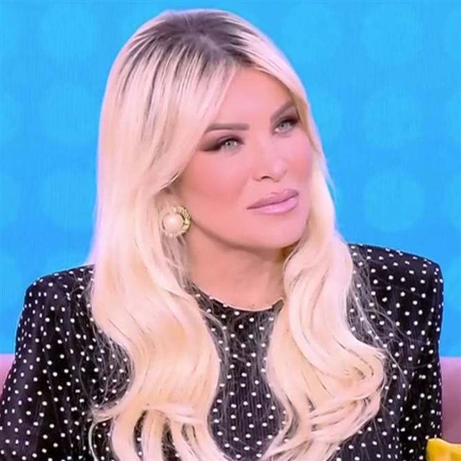 Κατερίνα Καινούργιου: Η πρώην συνεργάτιδα της που εισέβαλε στο πλατό - "Σου ‘χω λείψει;"