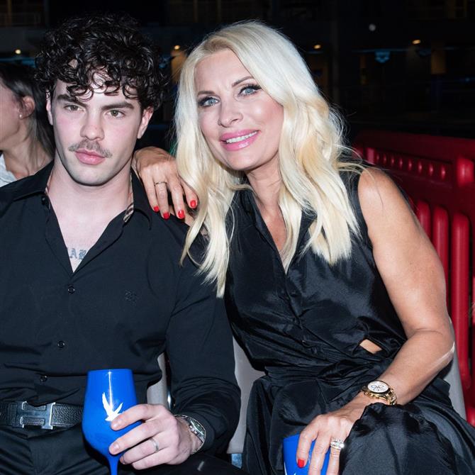 Γενέθλια για την Ελένη Μενεγάκη: Οι ευχές του γιου της, Άγγελου Λάτσιου