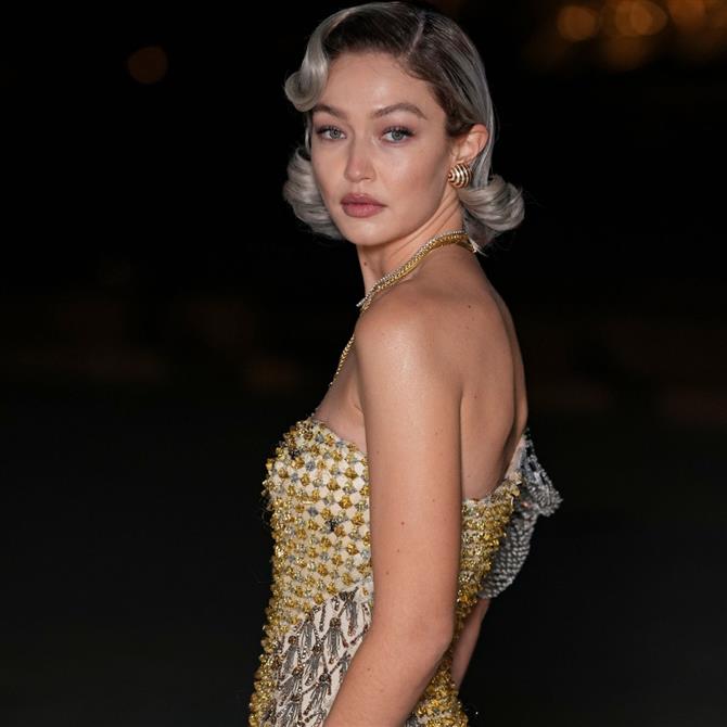 Tζίτζι Χαντίντ: Η σπάνια εξομολόγηση για τον Μπράντλεϊ Κούπερ - "Νιώθω ότι μου δίνει τόσα πολλά, ενθάρρυνση και πίστη"
