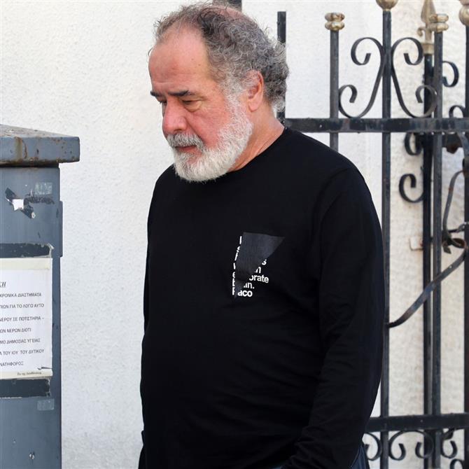 Θοδωρής Κατσαφάδος: Συγκλονίζει για τον θάνατο του αδελφού του - "Είδα μπροστά μου διάσπαρτα τα κομμάτια του σώματός του"