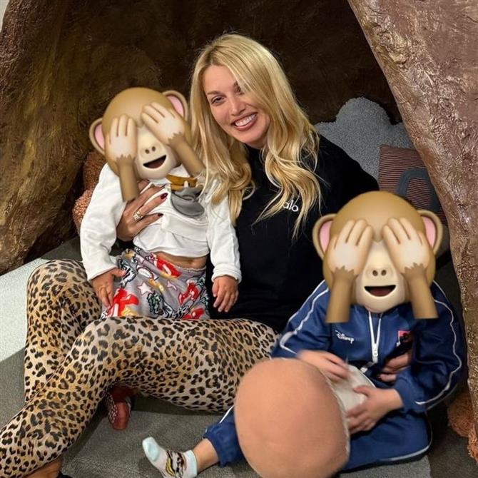 Κωνσταντίνα Σπυροπούλου: Η ανασκόπηση της εβδομάδας της & οι φωτογραφίες με τους γιους της