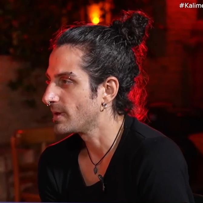 Μίκης Θεοδωράκης: Ενοχλημένος ο εγγονός του, Άγγελος - "Δεν είναι κρυφό το επάγγελμα αλλά δε θα έβγαινα να το παρουσιάσω"