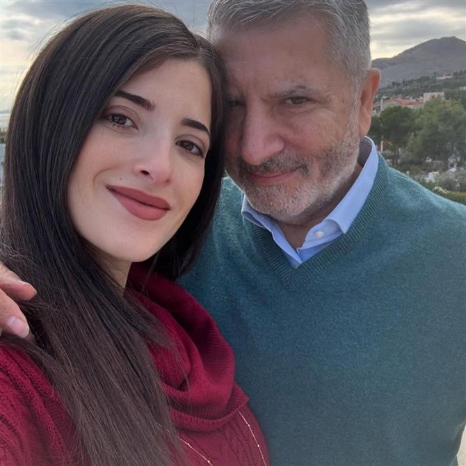 Γιώργος Πατούλης: Η ανάρτηση για τα επικριτικά σχόλια για τη διαφορά ηλικίας με τη σύζυγό του - "Είναι λεκτική βία"