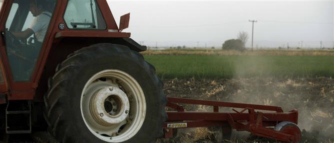 Ηράκλειο: Αποχώρησαν οι αγρότες από την Αποκεντρωμένη Διοίκηση Κρήτης