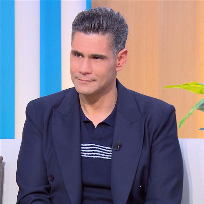 Ο Δημήτρης Ουγγαρέζος σε συγκλονιστική εξομολόγηση: "Πηγαίνω στη θυρίδα που έχω τα πράγματά της και απλά μυρίζω τη μαμά μου"
