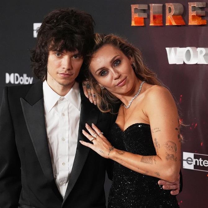 Μάιλι Σάιρους: Μιλά για την πρόταση γάμου από τον Μαξ Μοράντο – "Ήμουν τόσο έκπληκτη"