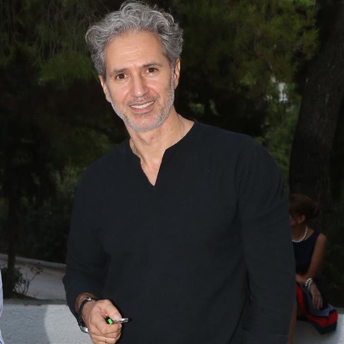 Δημήτρης Κόκοτας: Η σύζυγός του, Κατερίνα αποκαλύπτει τον λόγο που μεταφέρθηκε στη ΜΕΘ