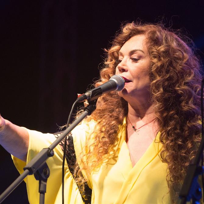 Ελένη Δήμου: Πήγαν να της πάρουν συνέντευξη και... την έκλεψαν! Η απίστευτη περιγραφή της