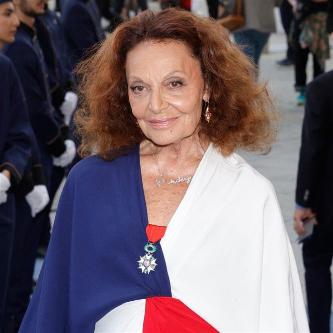 Νταϊάν φον Φίρστενμπεργκ: "Μαγεμένη" από τα ελληνικά νησιά η διάσημη σχεδιάστρια - Οι αναρτήσεις της από Σπέτσες, Σίφνο, Νίσυρο και Κω