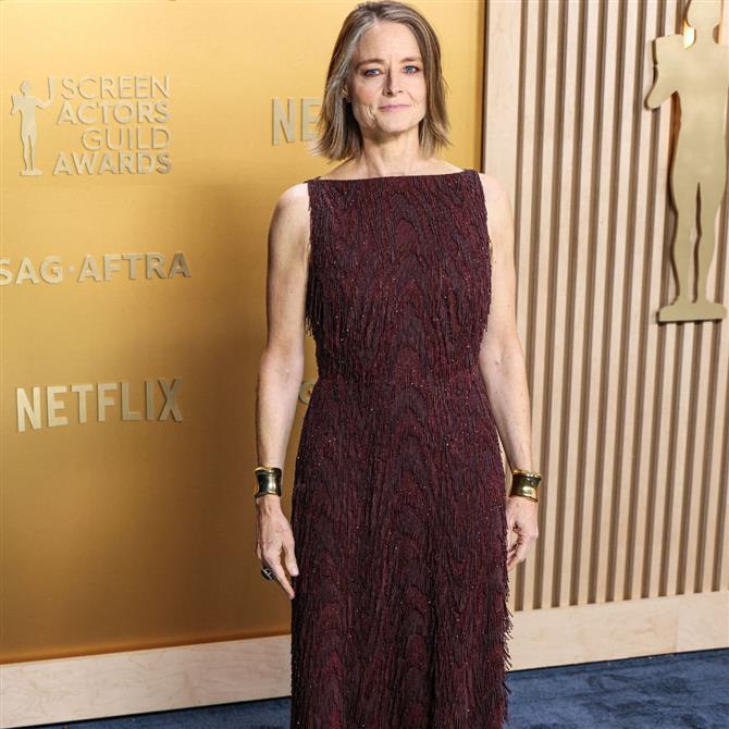 SAG Awards 2025: Η Τζόντι Φόστερ και ο ολόιδιος γιος της έκλεψαν τις εντυπώσεις στο κόκκινο χαλί (Φωτό)