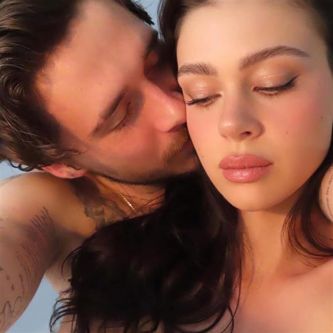 Μπρούκλιν Μπέκαμ: Η τρυφερή ανάρτηση για τα γενέθλια της Νίκολα Πελτζ - "Είσαι ο πιο εκπληκτικός & πανέμορφος άνθρωπος που γνωρίζω"