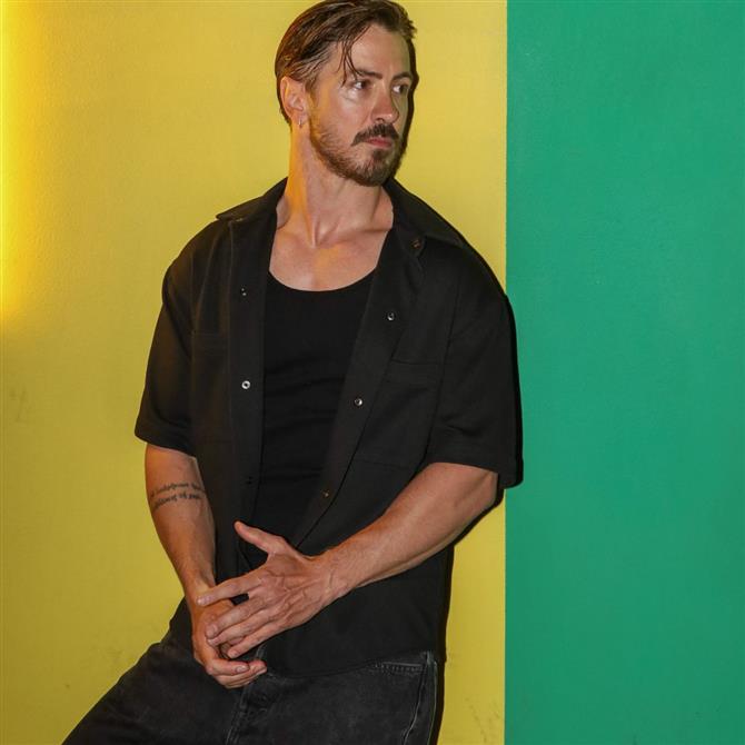 Νίκος Γκάνος: Συνελήφθη ο τραγουδιστής - "Μου περάσαν χειροπέδες, ένιωθα λες και είμαι ο χειρότερος εγκληματίας"