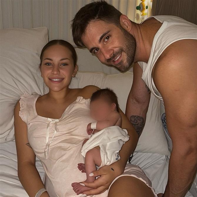 Ανδρομάχη & Γιώργος Λιβάνης: Αυτό είναι το προσκλητήριο του γάμου τους και της βάφτισης του γιου τους