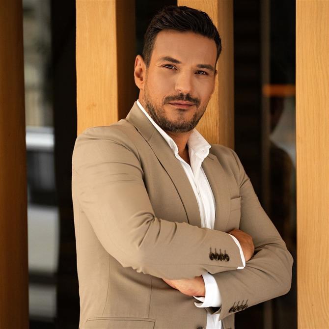 Κώστας Τσουρός: Το trailer και ο τίτλος της νέας του εκπομπής στον ΣΚΑΪ