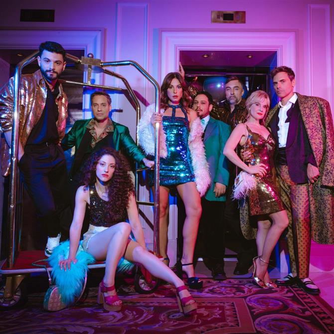 Hotel Amour: Έρχεται στο θέατρο Ακροπόλ με καστ έκπληξη και σκηνοθεσία Σμαράγδας Καρύδη