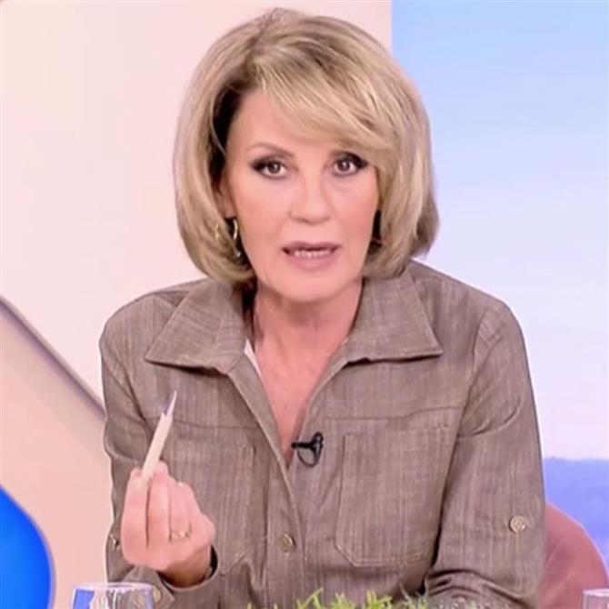 Άννα Κανδύλη: Ανακοίνωσε on air την αποχώρησή της από την εκπομπή του Κώστα Τσουρού