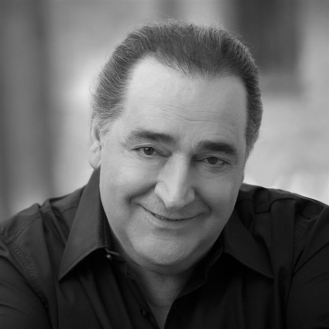 Βασίλης Καρράς: Μια συναυλία αφιέρωμα στο Καλλιμάρμαρο για τον Άρχοντα του ελληνικού τραγουδιού - Ποιοι καλλιτέχνες θα εμφανιστούν;