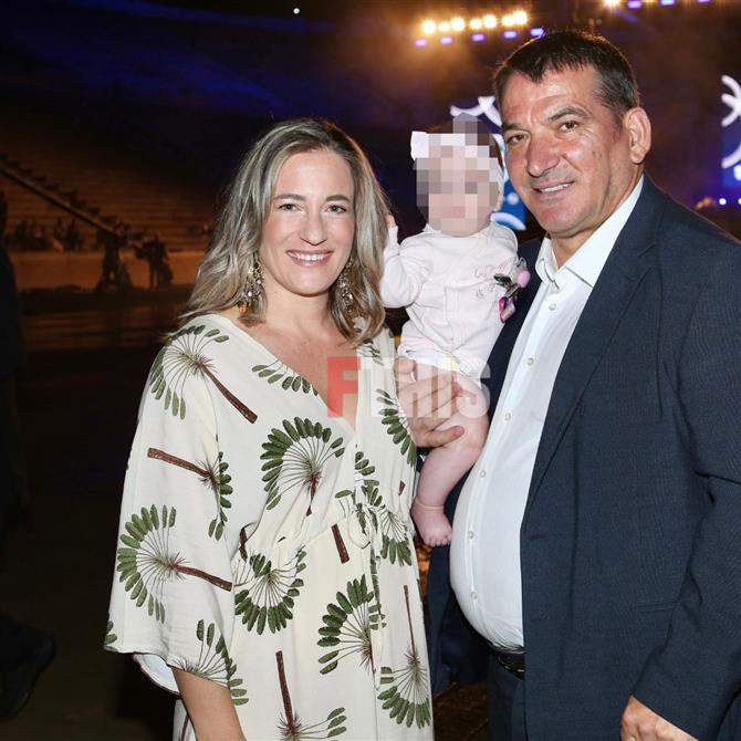 Αφροδίτη Σκαφίδα: Δημοσίευσε τις πιο τρυφερές φωτογραφίες με τον Πύρρο Δήμα και την κόρη τους και έκανε τον απολογισμό της για το 2024