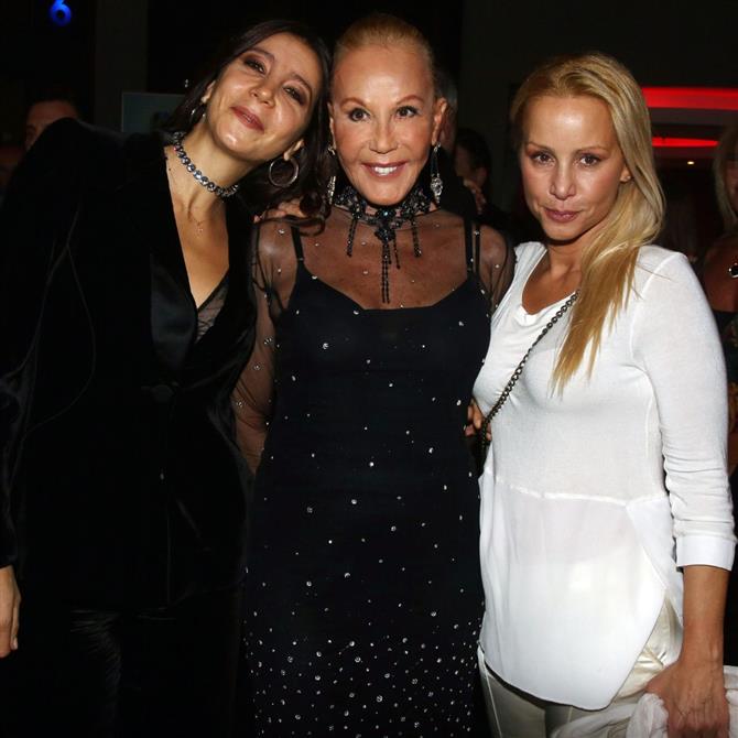 Ζωή Λάσκαρη: Στα δικαστήρια οι κόρες της Μάρθα και Αίθρα για τα χρέη στην εταιρεία που διαχειρίζεται τη βίλα τους στο Πόρτο Ράφτη