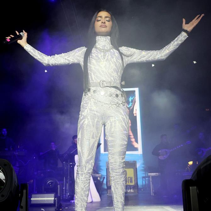 Αναστασία: Η τραγουδίστρια έγινε νονά (Φωτογραφία)