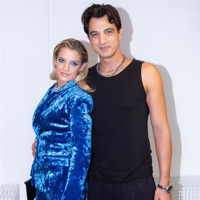 Τζένη Θεωνά: Η φωτογραφία με τον Δήμο Αναστασιάδη & τον γιο τους λίγο πριν γίνουν γονείς για δεύτερη φορά