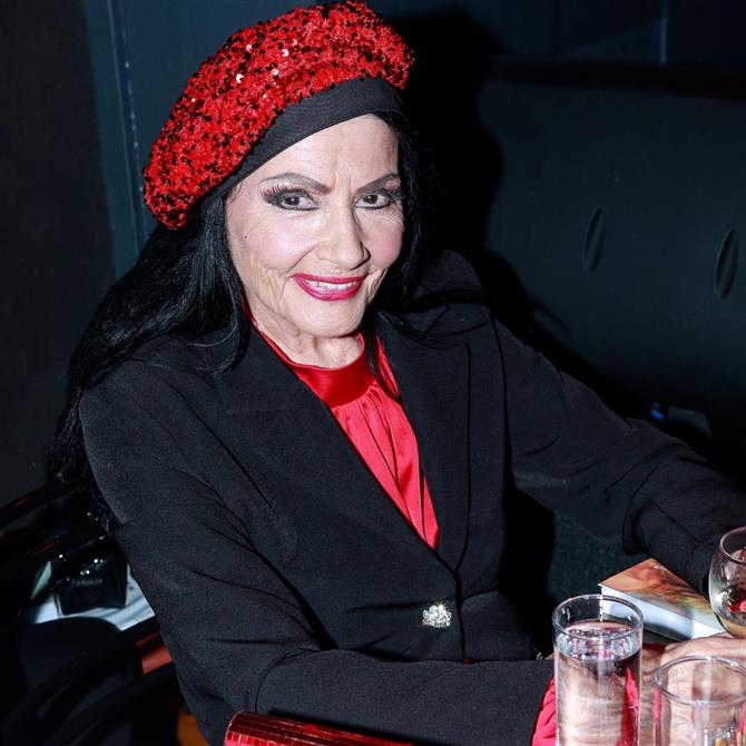 Ζωζώ Σαπουντζάκη: Η έξοδος με τον σύντροφό της, Πύρρο Αναγνωστόπουλο μετά από καιρό (Βίντεο)