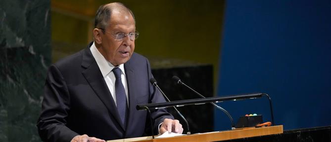 Λαβρόφ: Η Μόσχα επιθυμεί μια σειρά εγγράφων που θα στηρίζουν μια βιώσιμη ειρηνευτική συμφωνία