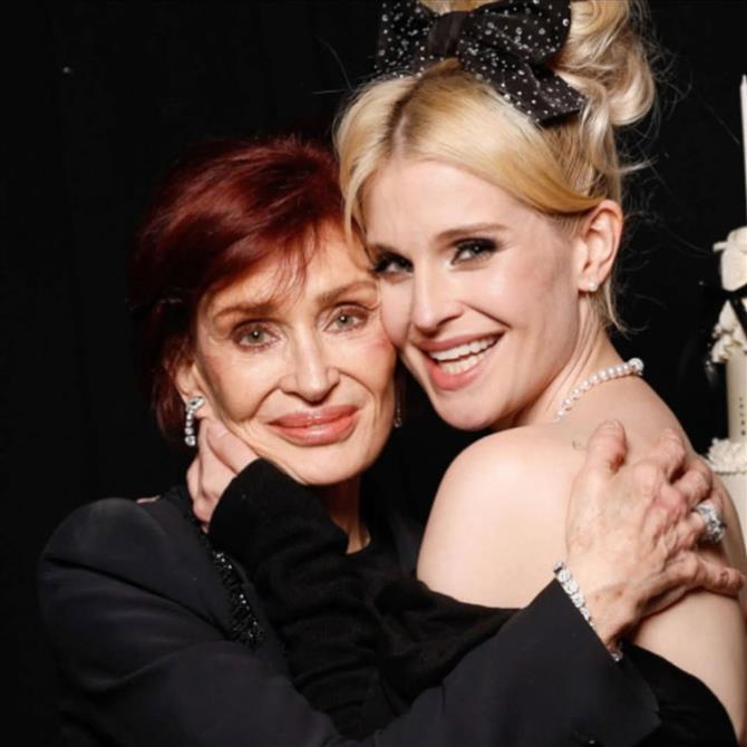 Σάρον & Κέλι Όσμπορν: Έκαναν την πρώτη επίσημη εμφάνιση μετά τον θάνατο του Όζι