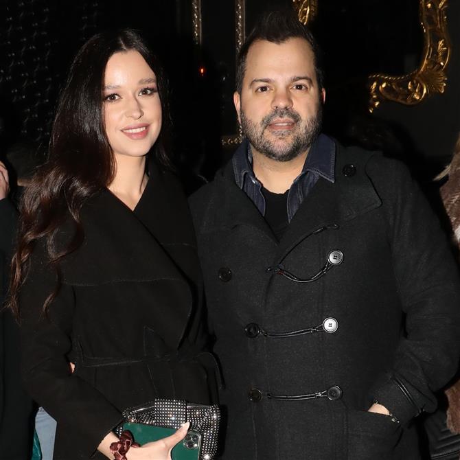 Νίκος Απέργης: Έγινε πατέρας για δεύτερη φορά - Η φωτογραφία με το νεογέννητο μέσα από το μαιευτήριο