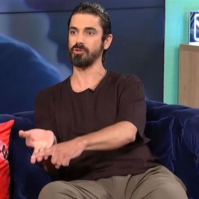 Δημήτρης Γκοτσόπουλος: Έχασε το κινητό του πριν φτάσει στο "Στούντιο 4" - "Το σήκωσε μια κυρία και μου είπε ότι δεν μου το δίνει"