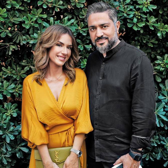 Βάσω Λασκαράκη & Λευτέρης Σουλτάτος: Ποζάρουν στον φωτογραφικό φακό των παιδιών τους - "Κάνοντας τα μοντέλα"