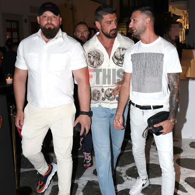 Μικέλε Μορόνε: Νέα βραδινή έξοδος στη Μύκονο