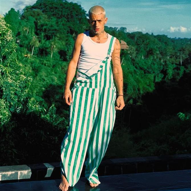 Τάσος Ξιαρχό για Eurovision: "Eίναι γκεϊβίζιον! Μήπως να πέσει ένας κομήτης να τελειώνουμε;"
