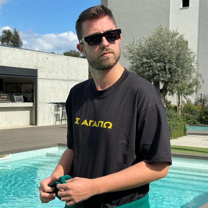 Fipster: Απάντησε δημόσια στα σχόλια της εκπομπής "Super Κατερίνα" - "Συνεχίζετε μόνοι σας να ρωτάτε και επειδή δεν απαντάω..."
