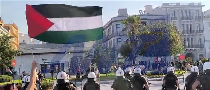 Βόλος - Crown Iris: Ένταση ανάμεσα σε διαδηλωτές και ΜΑΤ (εικόνες)